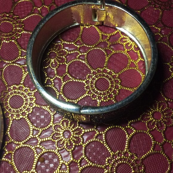 Vintage Stardust Silver Tone Hinged Bangle Bracelet - Picture 3 of 4